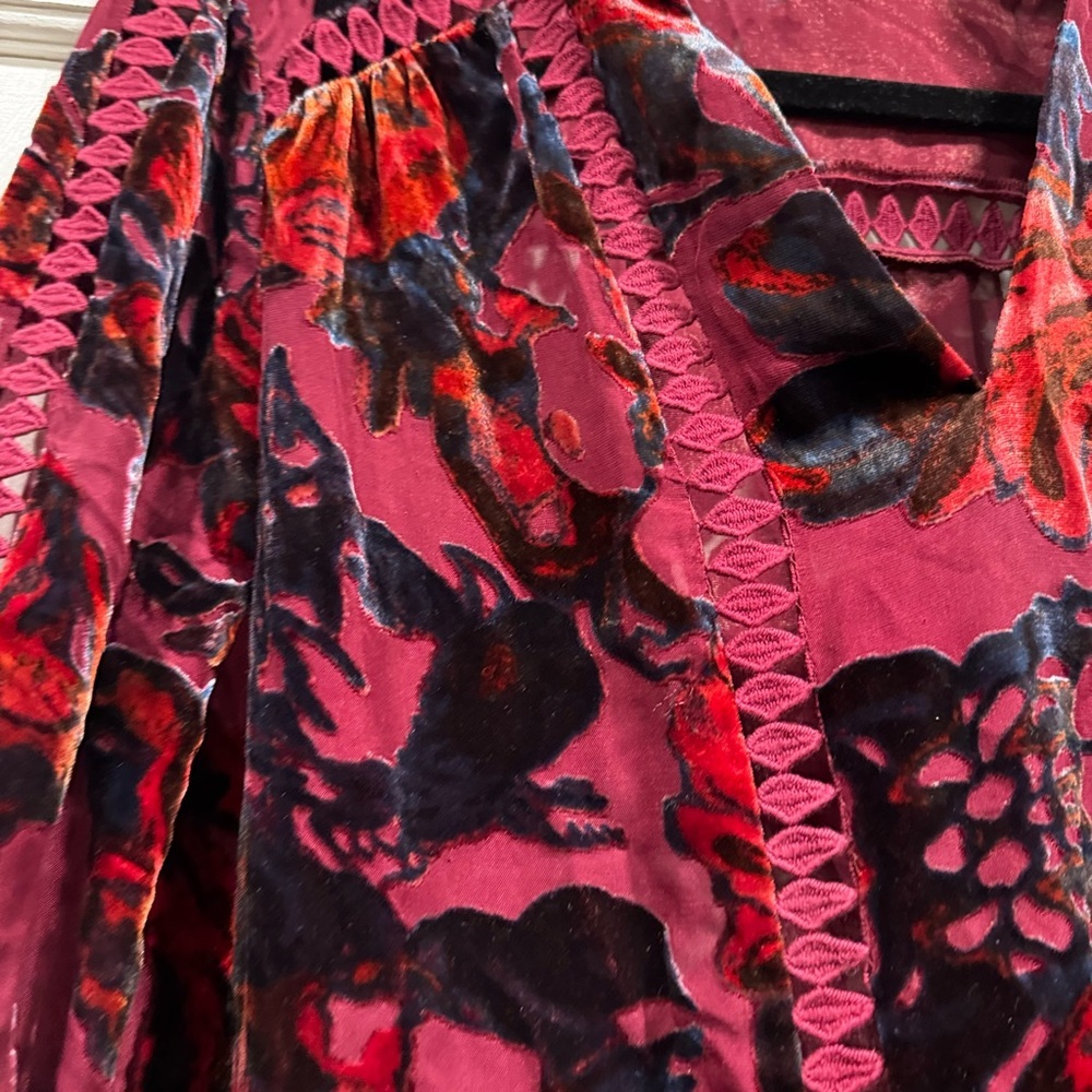 Sundance Velvet Burnout Burgundy Blouse XS Christmas Holiday Festive Dark Floral - Picture 8 of 15